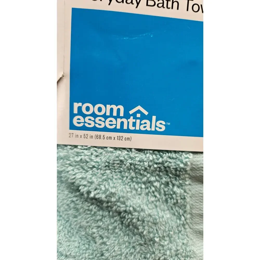 ROOM ESSENTIALS Turquoise Bath Towel Soft Absorbent Cotton Blend NEW with Tags